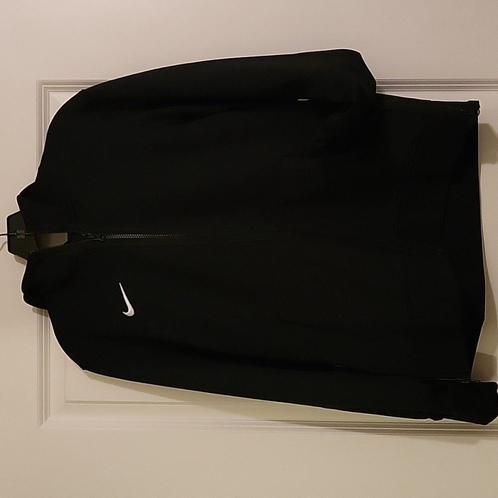 NWOT Nike trail jacket